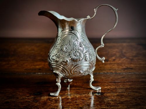 GEORGE II STIRLING SILVER THREE FOOTED CREAM JUG BY GEORGE CAMPAR OF LONDON 1755 - ADDITIONAL PHOTO 3