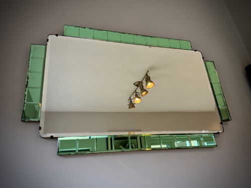 ART DECO BEVELED MIRROR WITH EMERALD GREEN GLASS PANELS CIRCA 1920 - ADDITIONAL PHOTO 1