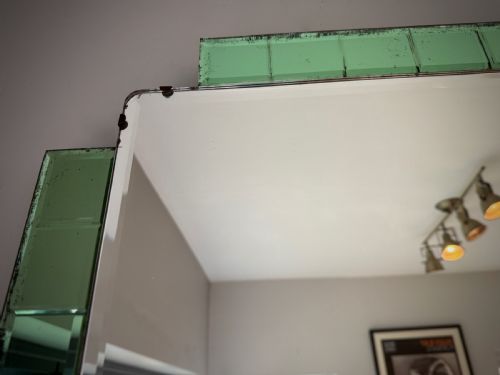 ART DECO BEVELED MIRROR WITH EMERALD GREEN GLASS PANELS CIRCA 1920 - ADDITIONAL PHOTO 7
