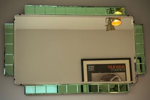 ART DECO BEVELED MIRROR WITH EMERALD GREEN GLASS PANELS CIRCA 1920 - ADDITIONAL PHOTO 9