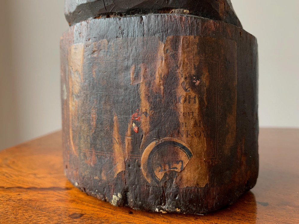 CHINESE TEMPLE FIGURE - EARLY QUING DYNASTY, 18TH CENTURY View X