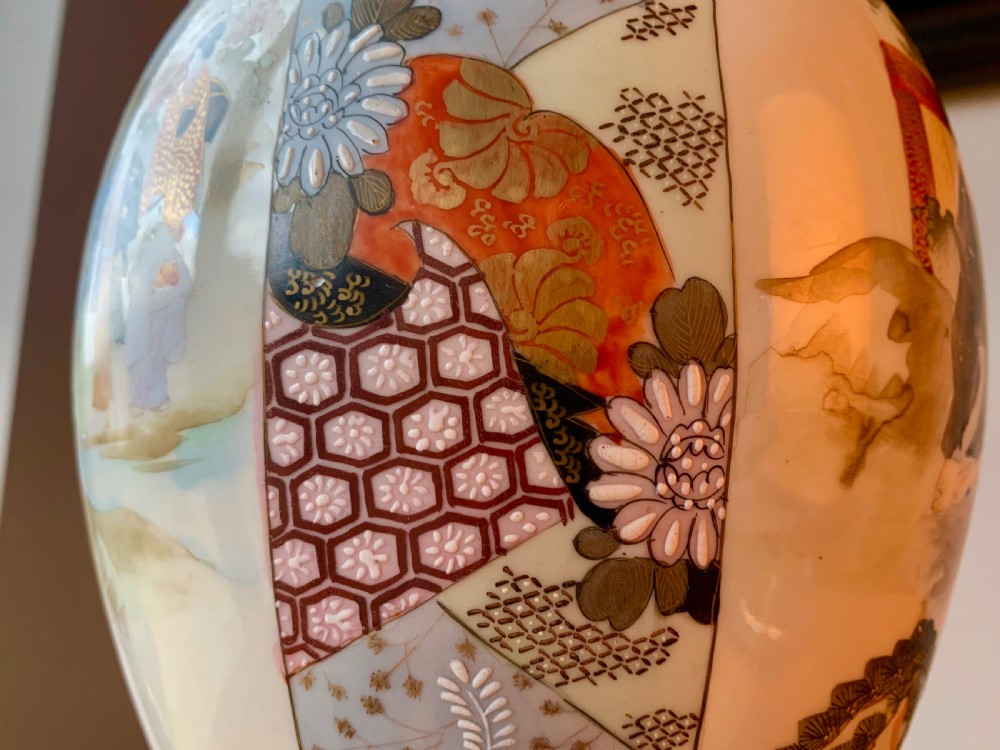 STRIKING JAPANESE KUTANI VASE - MEIJI PERIOD - 19TH/20TH CENTURY View IV