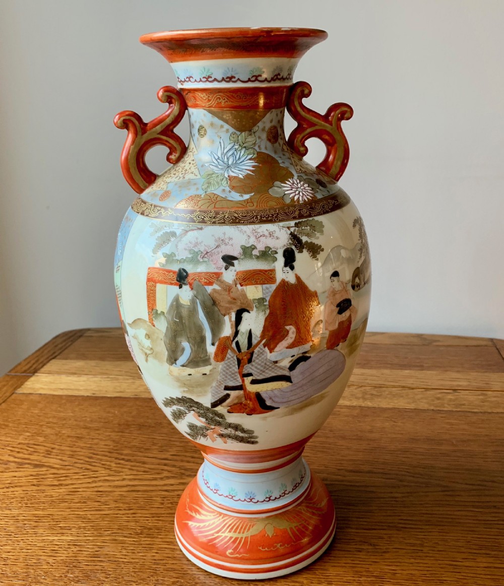 STRIKING JAPANESE KUTANI VASE - MEIJI PERIOD - 19TH/20TH CENTURY View XVIII