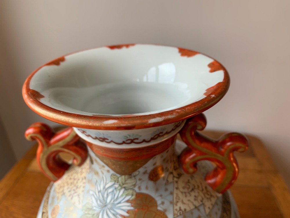 STRIKING JAPANESE KUTANI VASE - MEIJI PERIOD - 19TH/20TH CENTURY View XIX