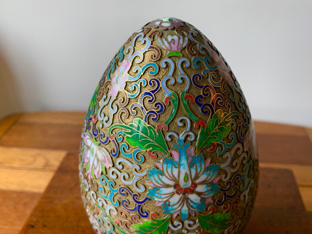 LARGE CHINESE CLOISONNE EGG ON BESPOKE CARVED WOODEN STAND View V