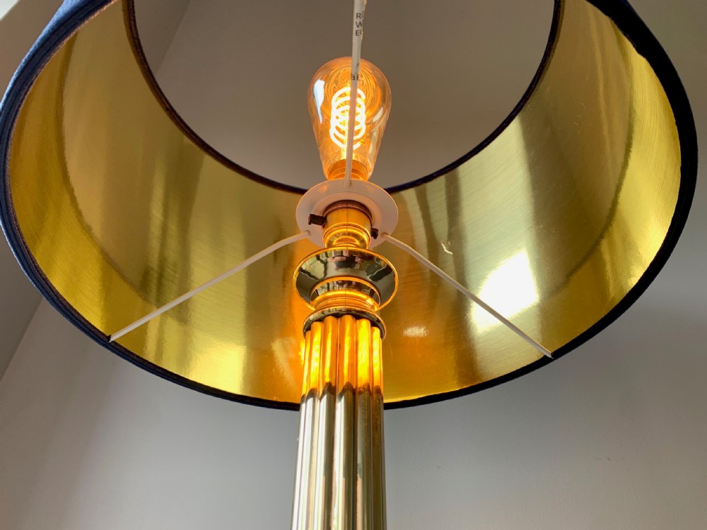 HEAVY BRASS STANDARD LAMP - EARLY 20th CENTURY View II