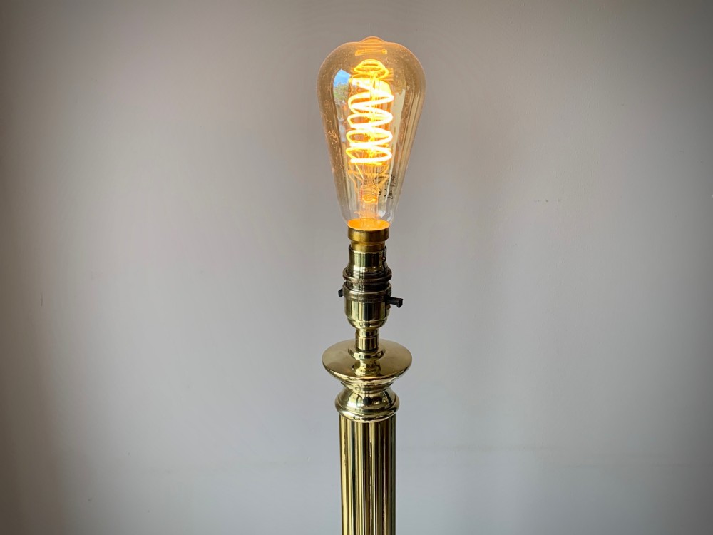 HEAVY BRASS STANDARD LAMP - EARLY 20th CENTURY View VI