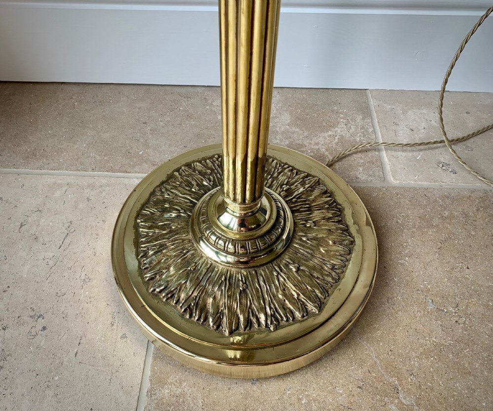 HEAVY BRASS STANDARD LAMP - EARLY 20th CENTURY View XII