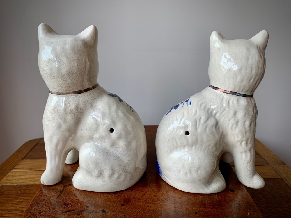 PAIR OF STAFFORDSHIRE POTTERY FIGURES / MANTLE CATS View V