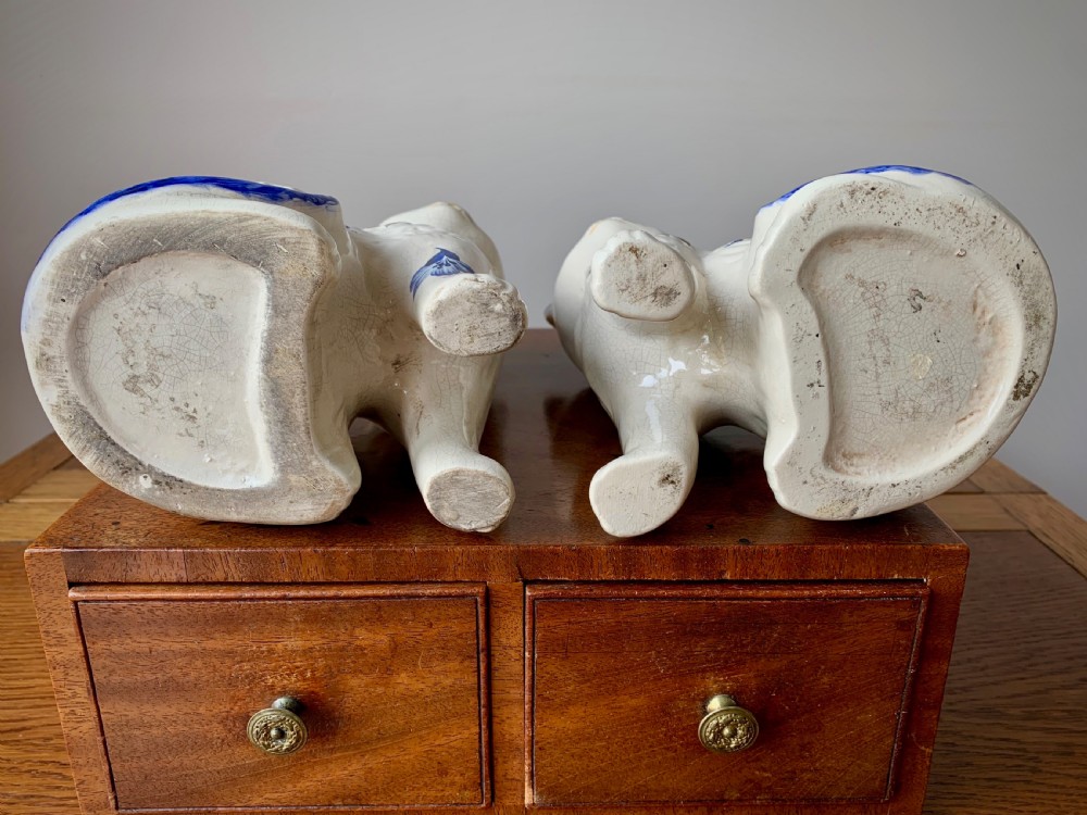 PAIR OF STAFFORDSHIRE POTTERY FIGURES / MANTLE CATS View VII