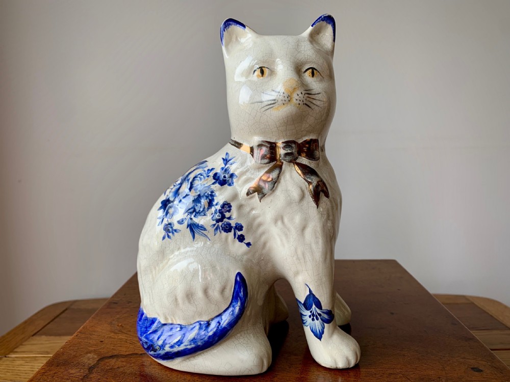 PAIR OF STAFFORDSHIRE POTTERY FIGURES / MANTLE CATS View VIII