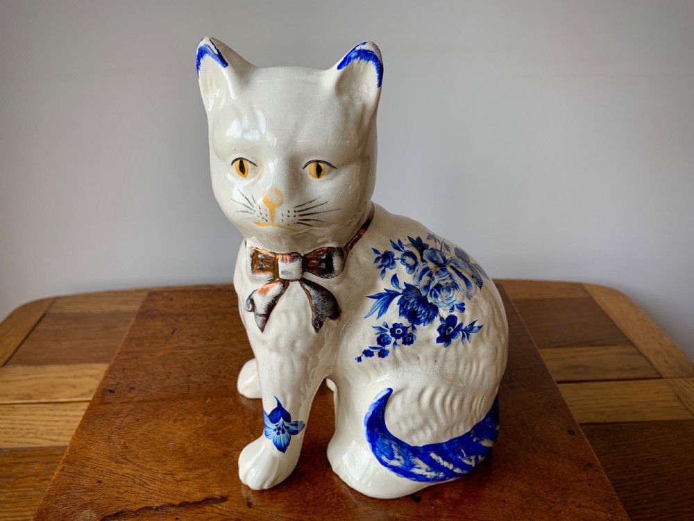 PAIR OF STAFFORDSHIRE POTTERY FIGURES / MANTLE CATS View XIII