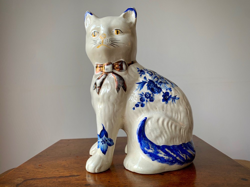 PAIR OF STAFFORDSHIRE POTTERY FIGURES / MANTLE CATS View XVI