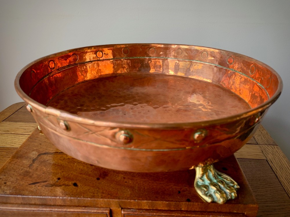 FANTASTIC HEAVY COPPER ANTIQUE JARDINIERE WITH BRASS LIONS FEET