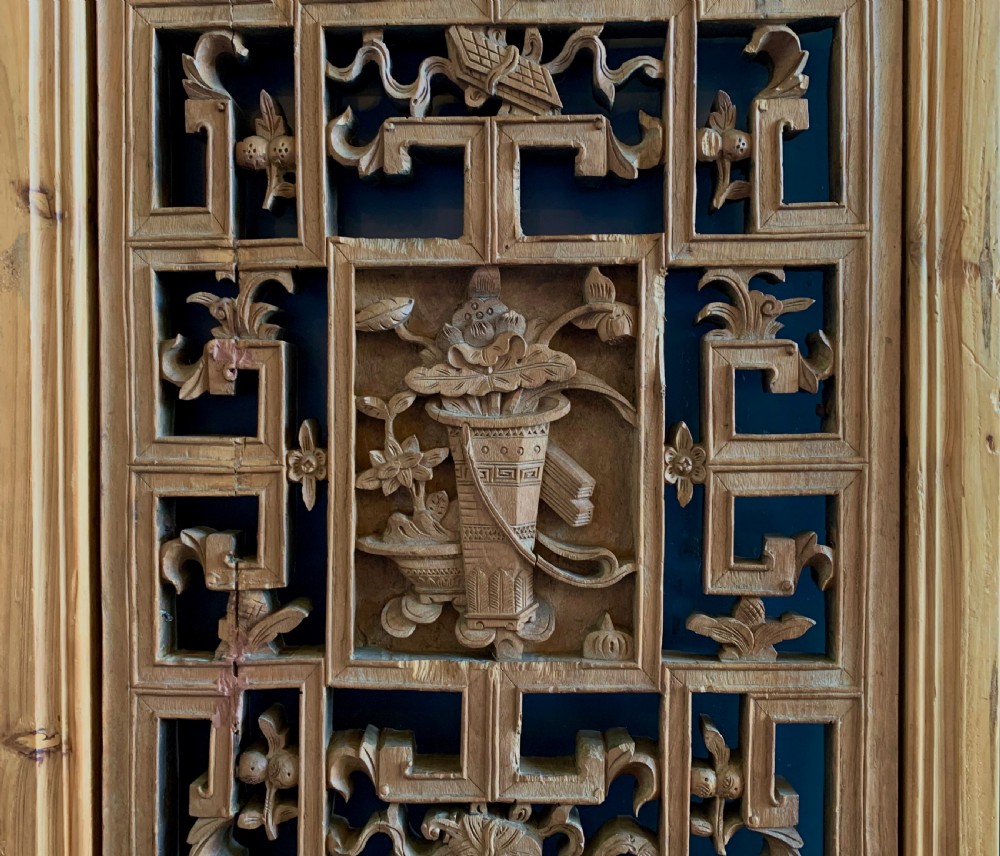 CARVED WOODEN CHINESE WINDOW PANEL SCREEN - 19th CENTURY. View II