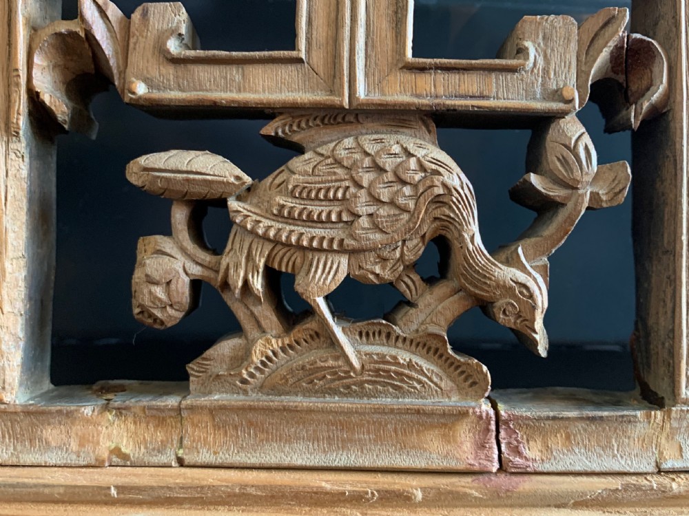 CARVED WOODEN CHINESE WINDOW PANEL SCREEN - 19th CENTURY. View IV