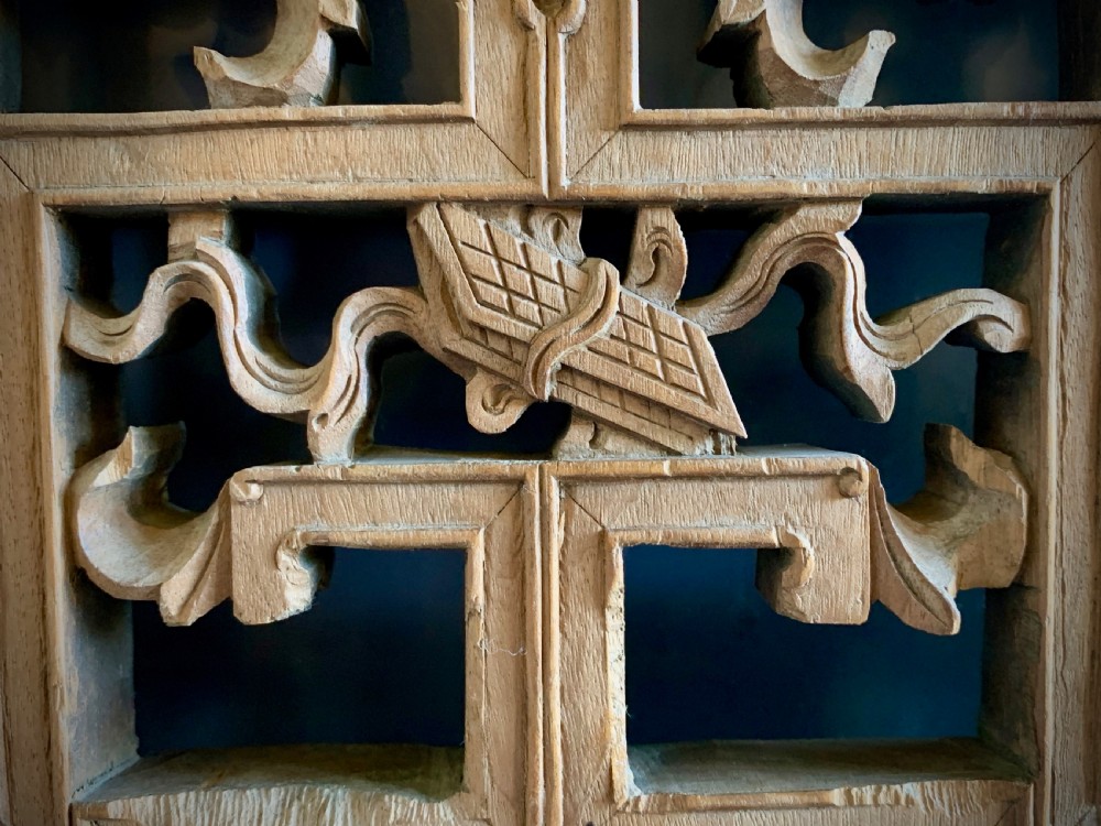 CARVED WOODEN CHINESE WINDOW PANEL SCREEN - 19th CENTURY. View VI