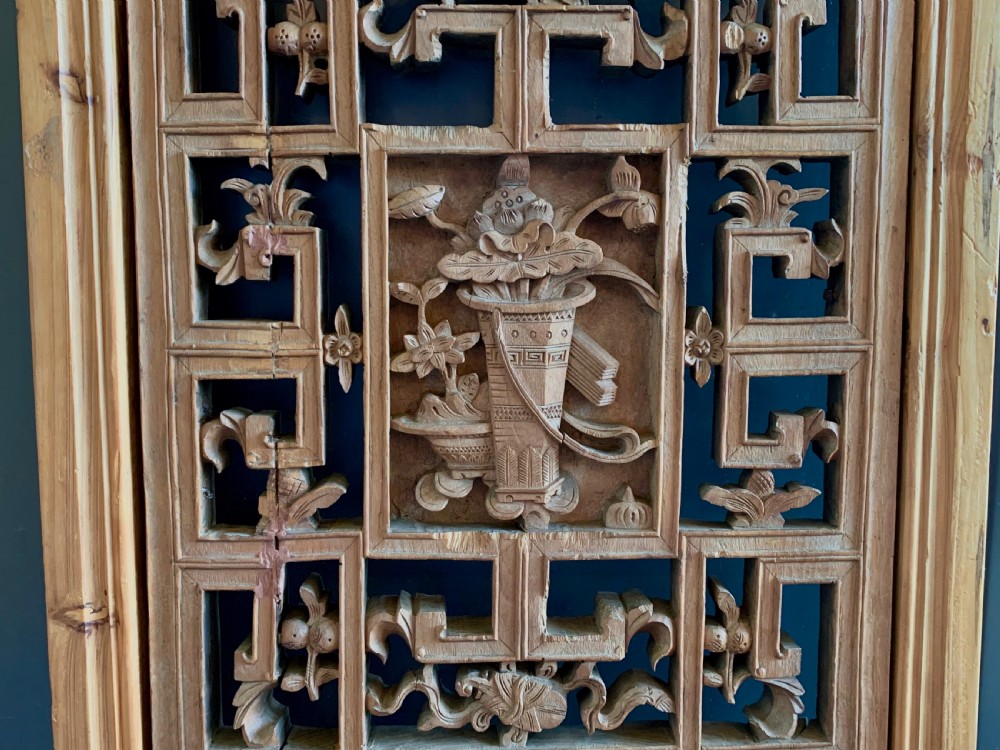 CARVED WOODEN CHINESE WINDOW PANEL SCREEN - 19th CENTURY. View VII