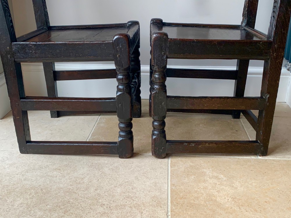 PAIR OF EARLY 17TH CENTURY DERBYSHIRE CHAIRS IN OAK View XVII