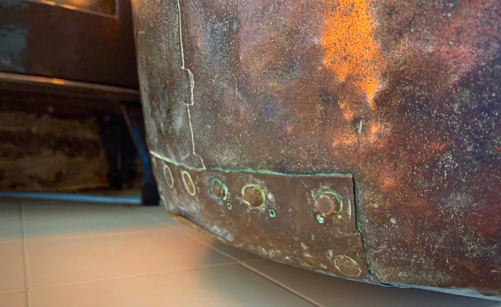 MONUMENTAL GEORGIAN COPPER 'APPLE BUTTER' CAULDRON. View IV
