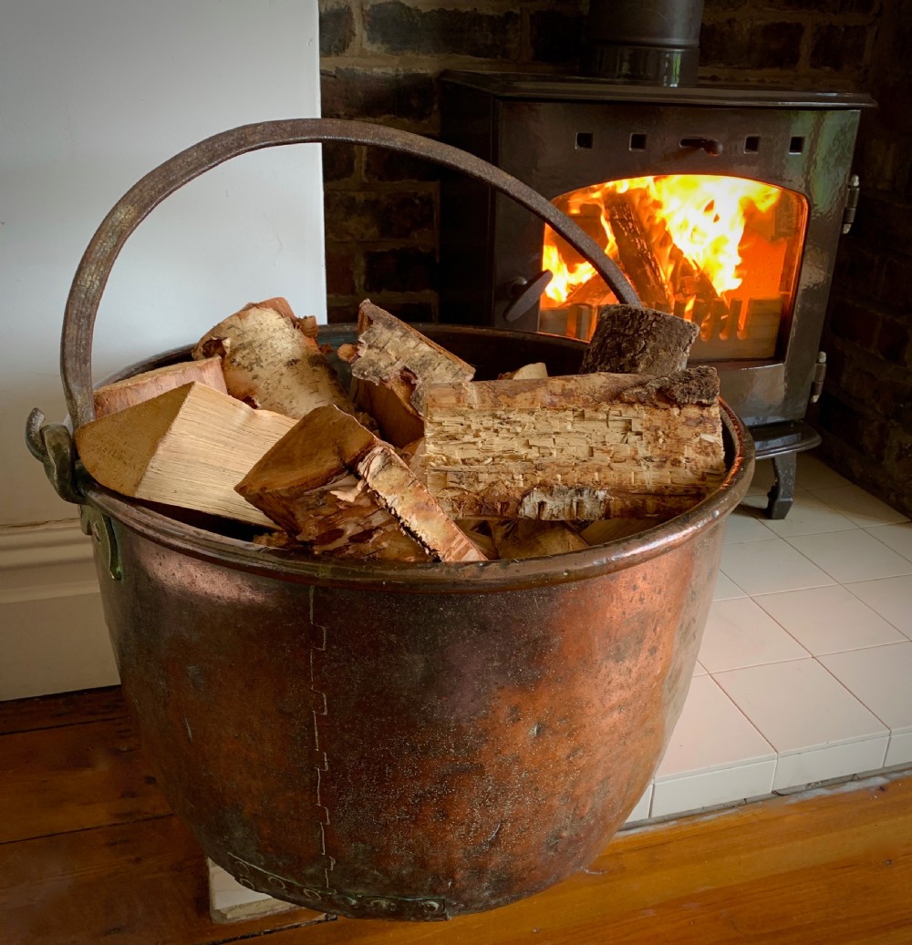 MONUMENTAL GEORGIAN COPPER 'APPLE BUTTER' CAULDRON. View X