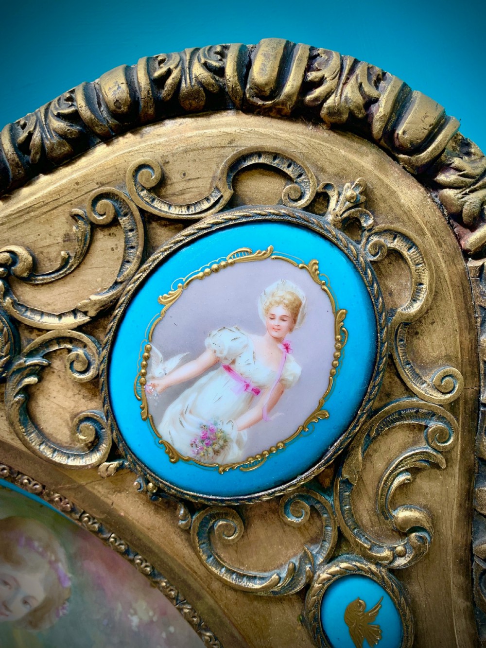LARGE VIENNA STYLE PORCELAIN TRAY IN GILDED FRAME WITH PORCELAIN MEDALLIONS - PAINTED BY JOHNER - 19th CENTURY  View XXI