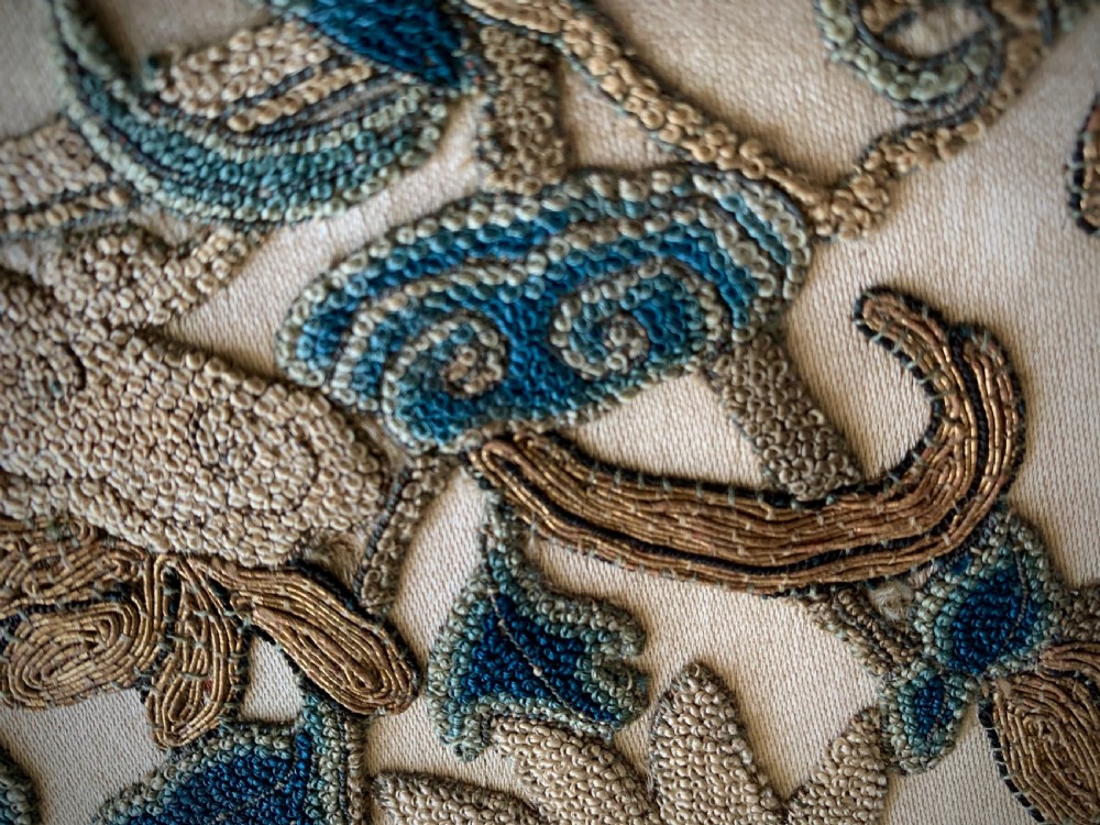 19th CENTURY CHINESE FLORAL EMBROIDERY WITH GOLD THREAD WORK View X