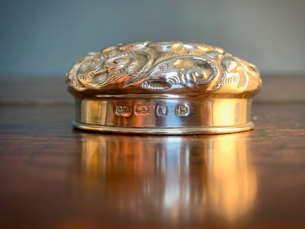 VICTORIAN SILVER LIDDED CUT GLASS DRESSING TABLE POT View III
