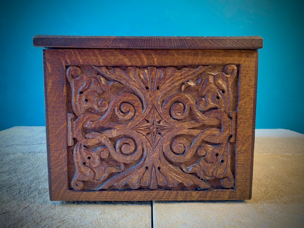 19TH CENTURY CARVED ENGLISH OAK BIBLE BOX View IV