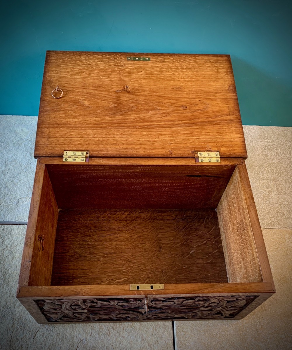 19TH CENTURY CARVED ENGLISH OAK BIBLE BOX View V