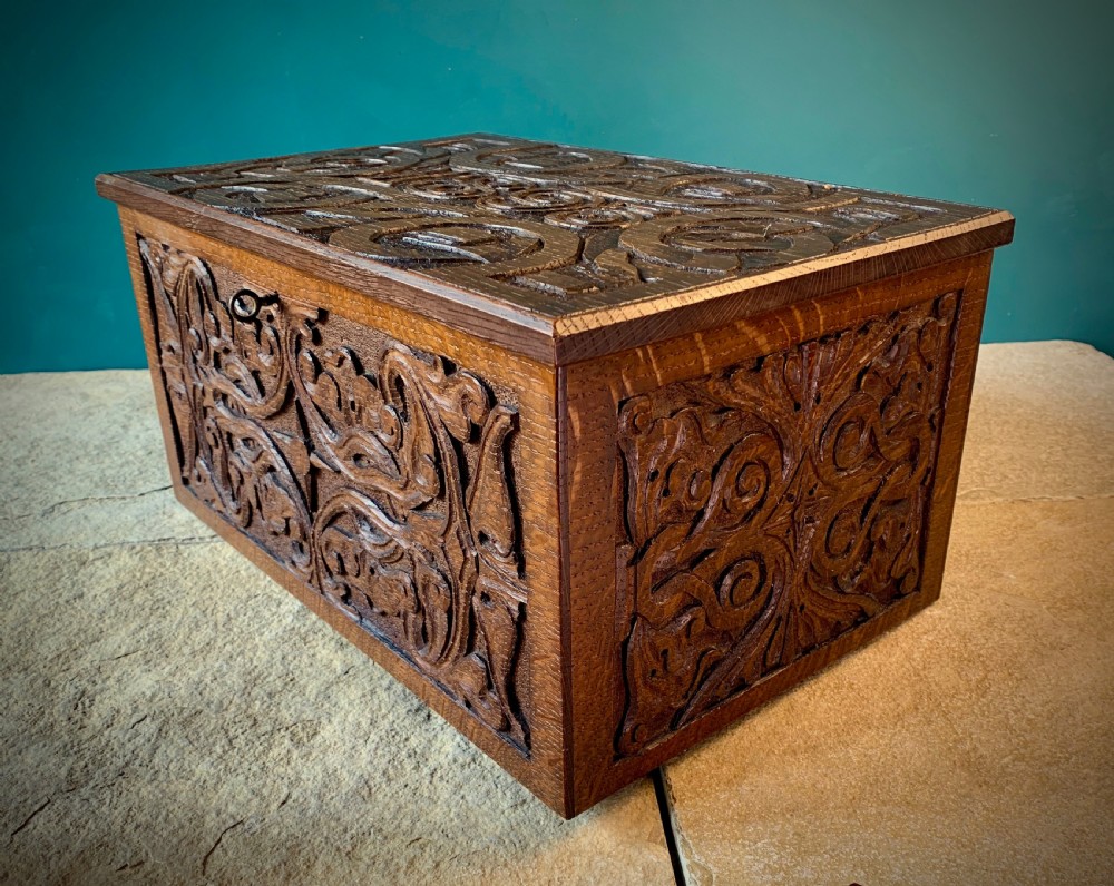 19TH CENTURY CARVED ENGLISH OAK BIBLE BOX View VII