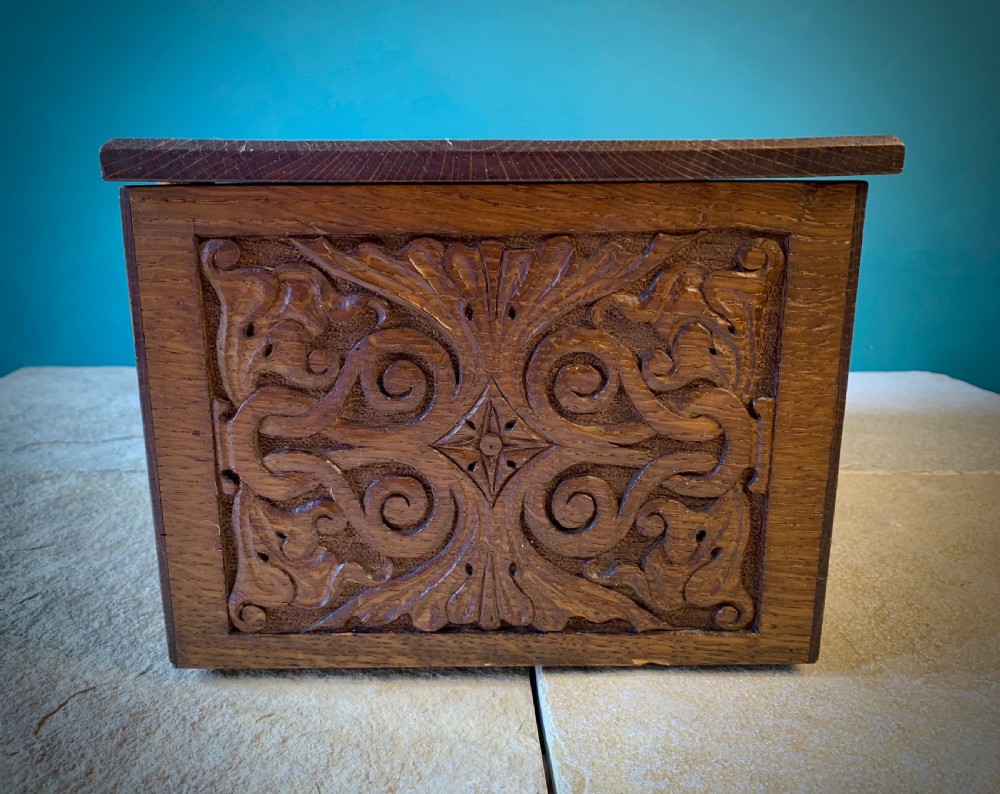 19TH CENTURY CARVED ENGLISH OAK BIBLE BOX View IX