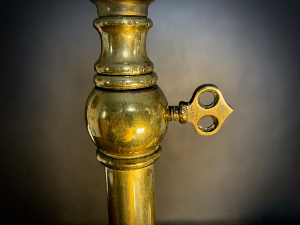 VICTORIAN EXTENDING BRASS LIBRARY TABLE LAMP View IV