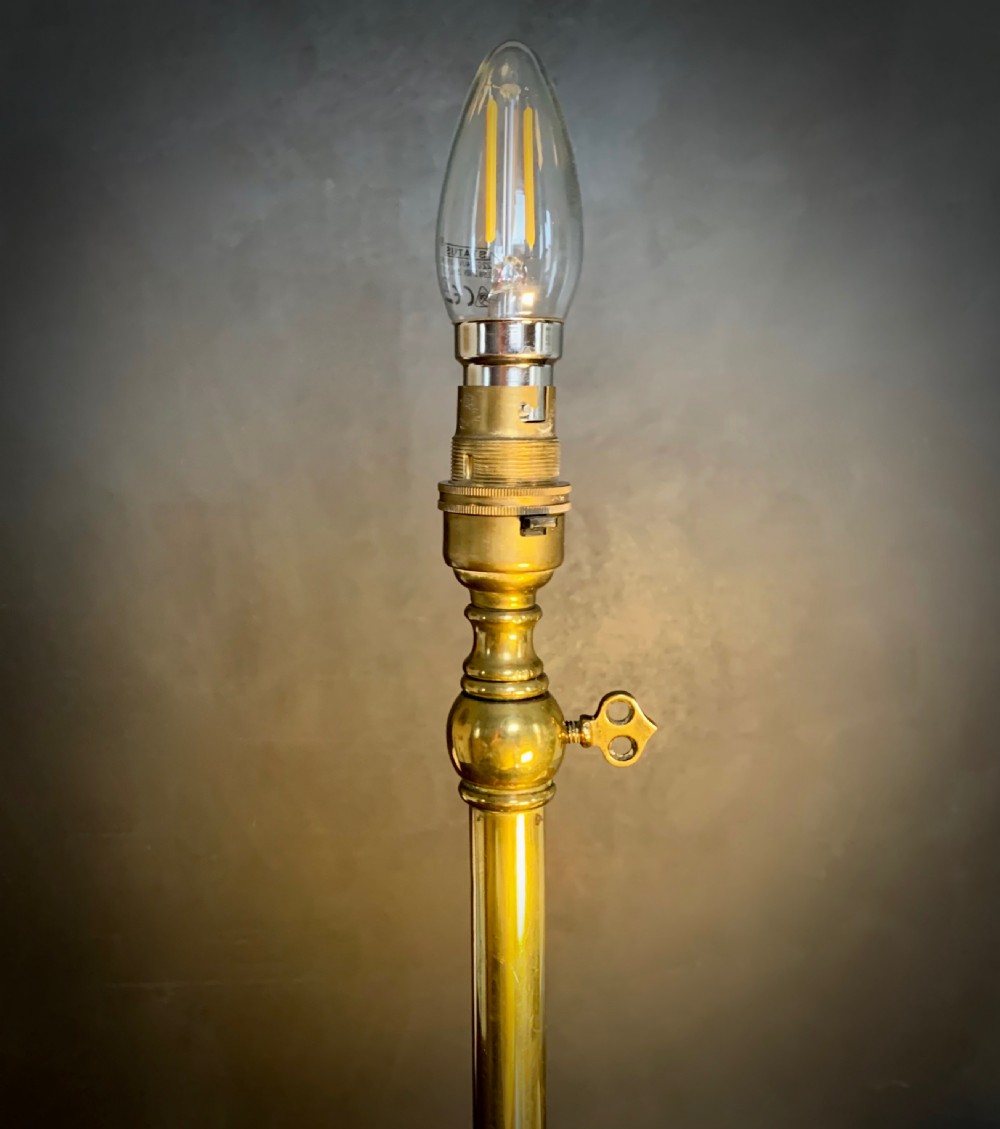 VICTORIAN EXTENDING BRASS LIBRARY TABLE LAMP View VI