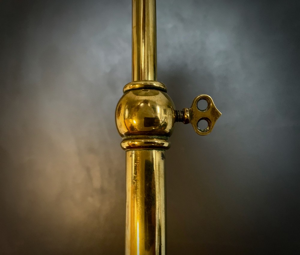 VICTORIAN EXTENDING BRASS LIBRARY TABLE LAMP View IX