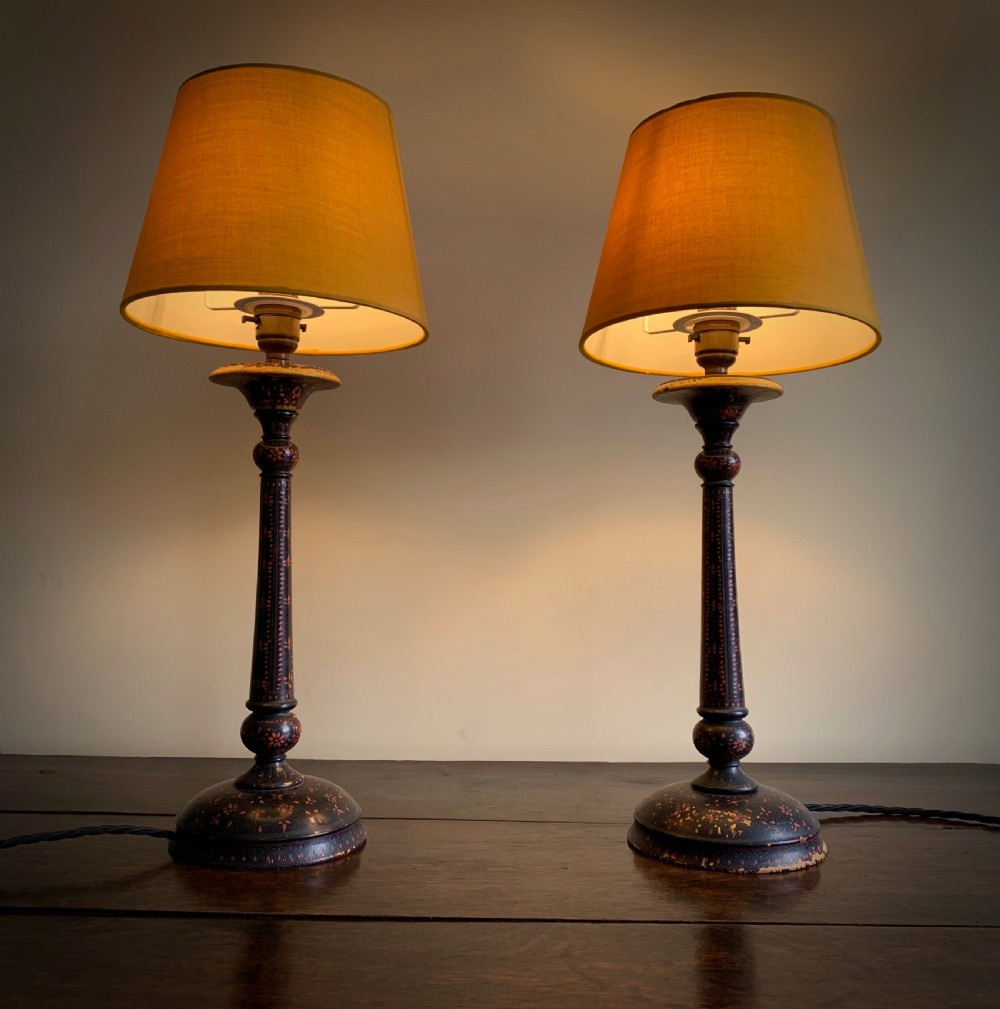 PAIR OF KASHMIRI POLYCHROME TABLE LAMPS - EARLY 20TH CENTURY View VII