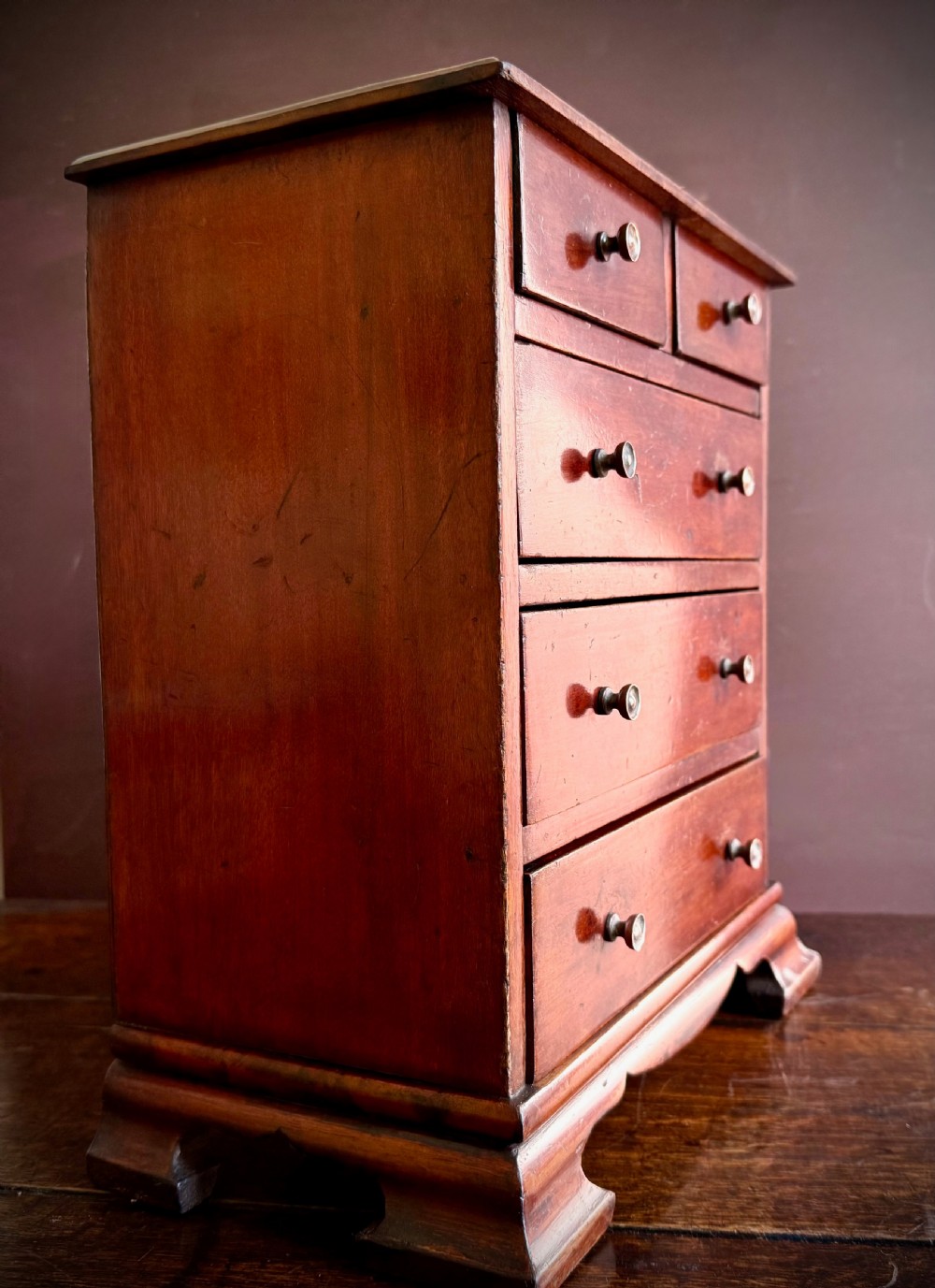 MINIATURE CHEST OF DRAWERS - MAHOGANY SALESMAN'S PIECE, EARLY VICTORIAN. View II
