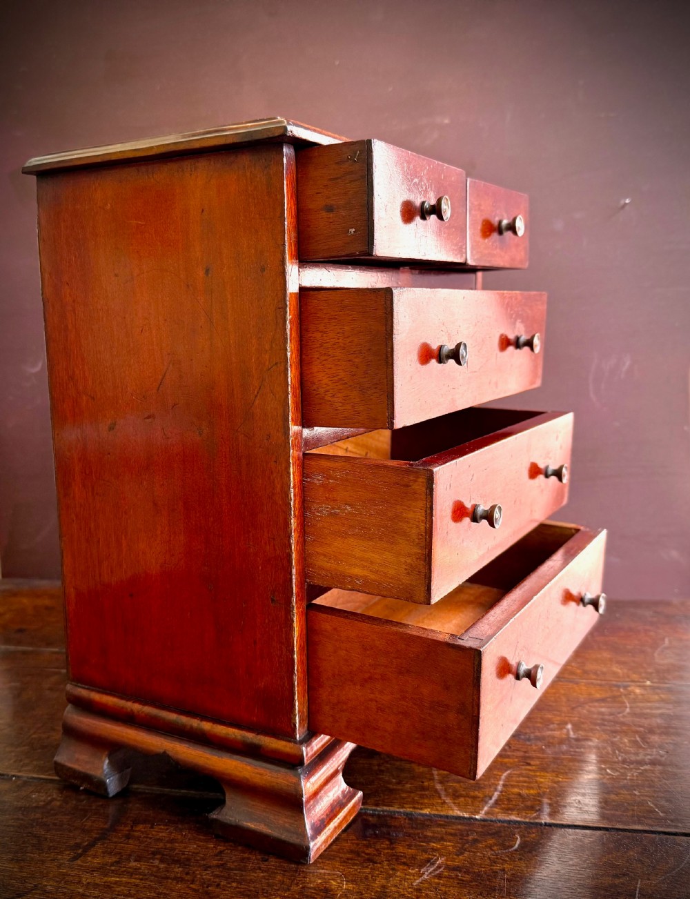 MINIATURE CHEST OF DRAWERS - MAHOGANY SALESMAN'S PIECE, EARLY VICTORIAN. View IV