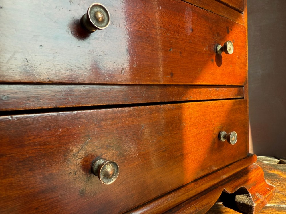 MINIATURE CHEST OF DRAWERS - MAHOGANY SALESMAN'S PIECE, EARLY VICTORIAN. View X