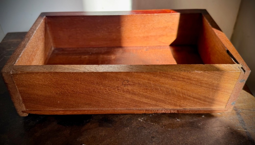 MINIATURE CHEST OF DRAWERS - MAHOGANY SALESMAN'S PIECE, EARLY VICTORIAN. View XIX