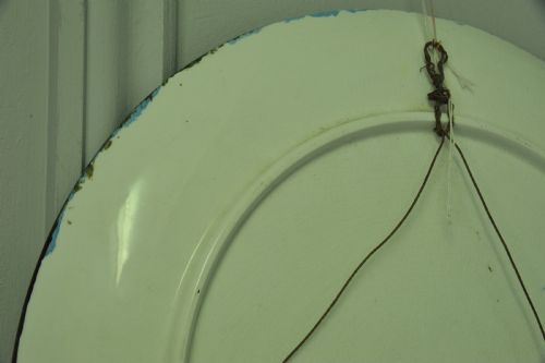 A BEAUTIFUL VINTAGE HAND PAINTED PLATE WITH LILLIES - ADDITIONAL PHOTO 11