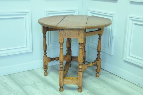 A VERY PRETTY SMALL VINTAGE OAK GATELEG TABLE - ADDITIONAL PHOTO 1