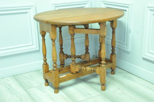 A VERY PRETTY SMALL VINTAGE OAK GATELEG TABLE - ADDITIONAL PHOTO 5