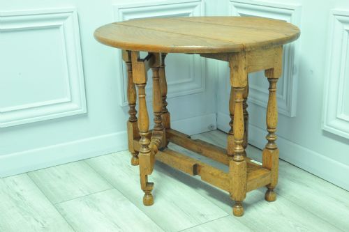 A VERY PRETTY SMALL VINTAGE OAK GATELEG TABLE - ADDITIONAL PHOTO 6