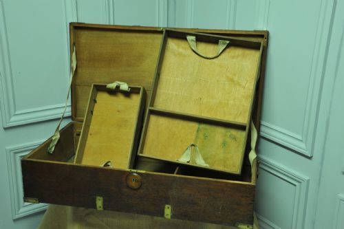 ANTIQUE OAK AND BRASS MOUNTED CAMPAIGN BOX - ADDITIONAL PHOTO 8
