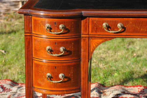 MAPLE CO ANTIQUE SEVEN DRAWER TWIN PEDESTAL LEATHER LINED INLAID WRITING DESK - ADDITIONAL PHOTO 5