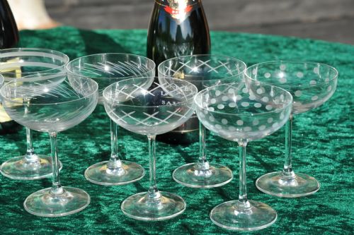 SET OF TWELVE EARLY 20C FRENCH CHAMPAGNE COUPES GLASSES - ADDITIONAL PHOTO 1