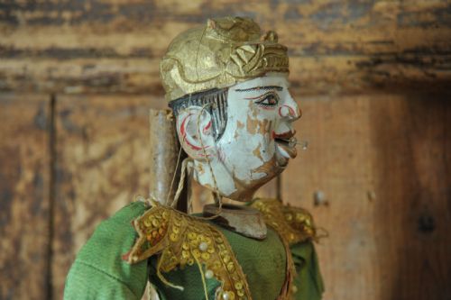AN ANTIQUE MIDDLE EASTERN PUPPET - ADDITIONAL PHOTO 2