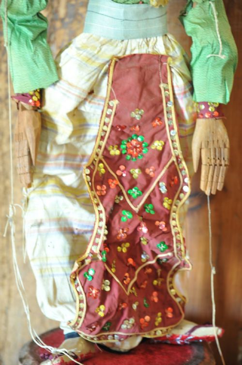 AN ANTIQUE MIDDLE EASTERN PUPPET - ADDITIONAL PHOTO 10