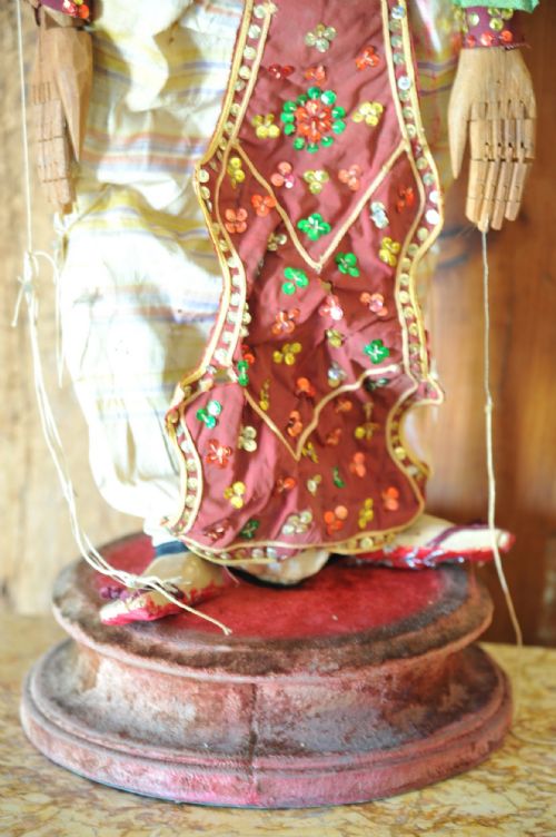 AN ANTIQUE MIDDLE EASTERN PUPPET - ADDITIONAL PHOTO 11